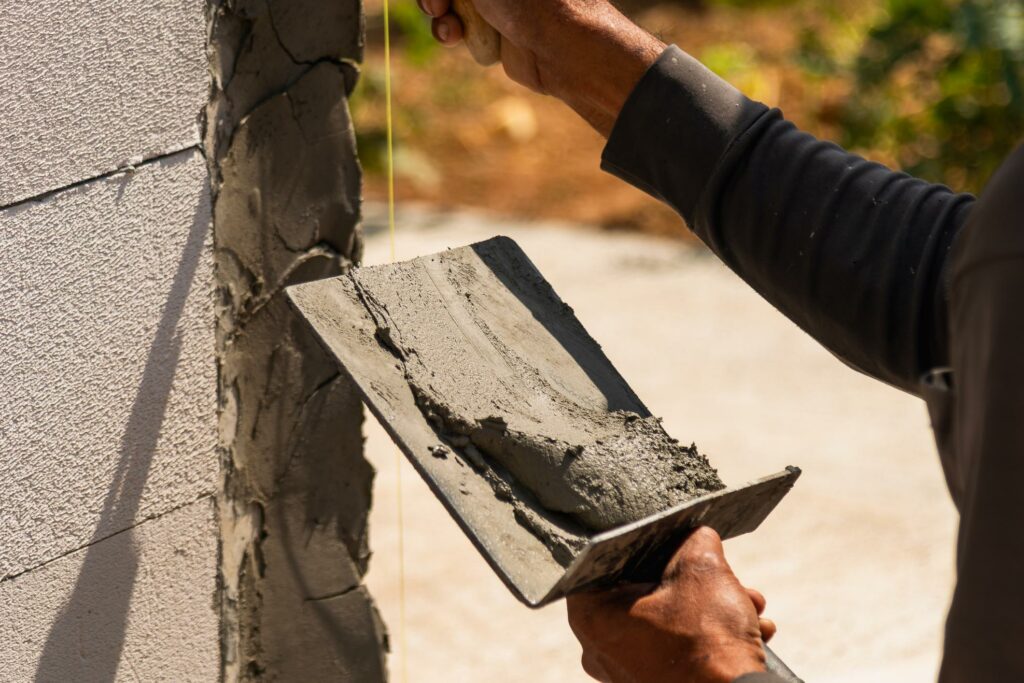 Faktor yang Mempengaruhi Daya Rekat Mortar pada Dinding